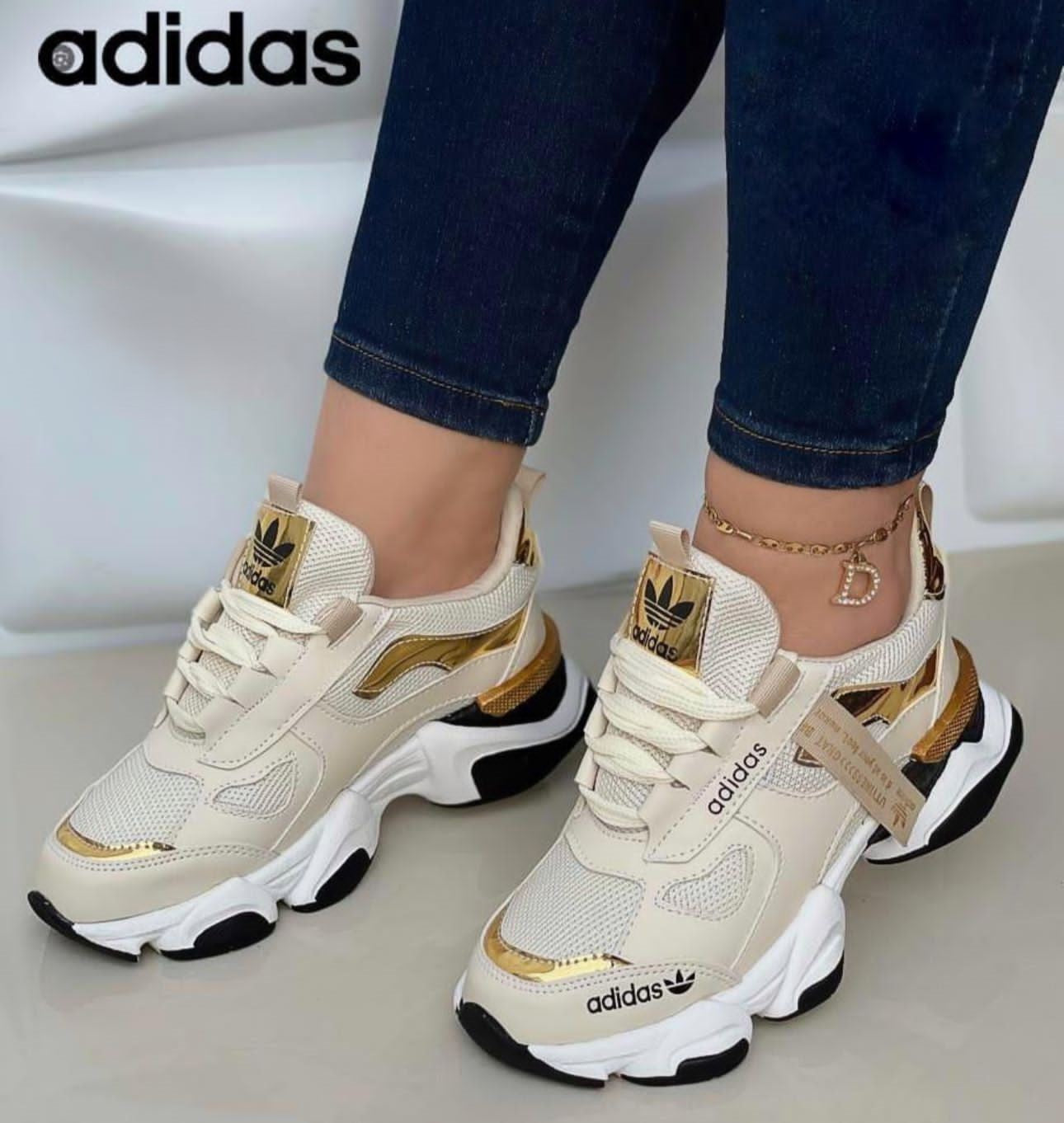 Adidas Uttines: Estilo Que Te Mueve