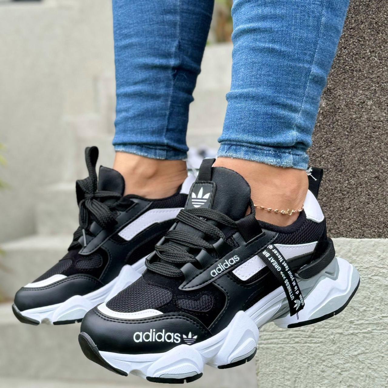 Adidas Uttines: Estilo Que Te Mueve
